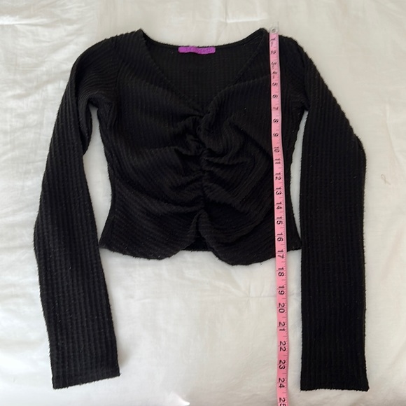 Black cute sweater size small with front cinch design - Picture 1 of 5